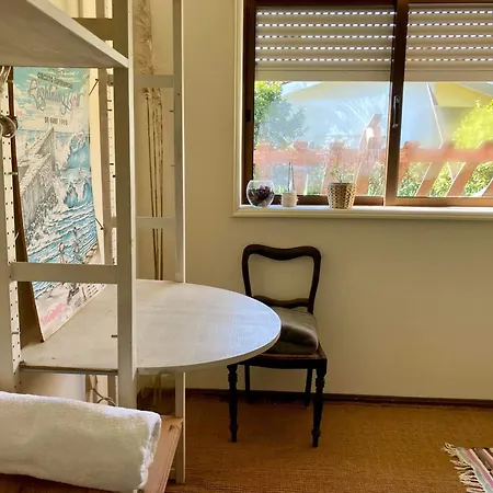 אכסניה Surf Camp