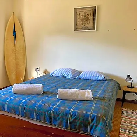 Surf Camp אכסניה *