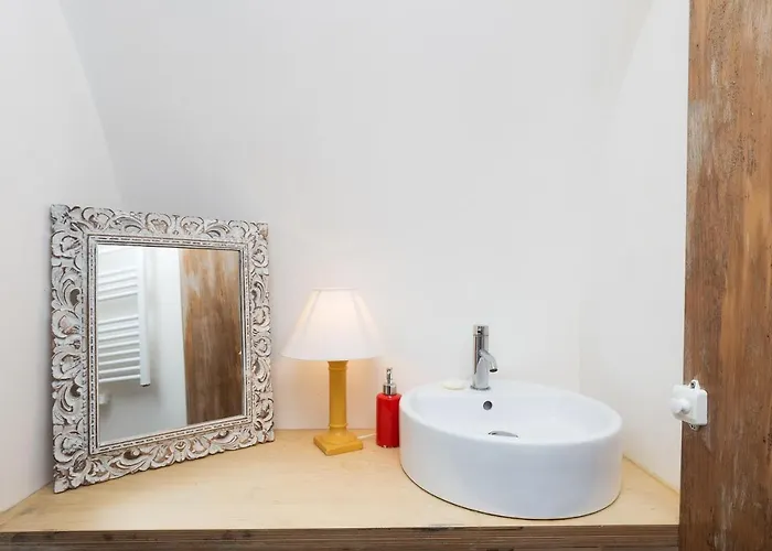 Surf Camp 山林小屋 Maceda